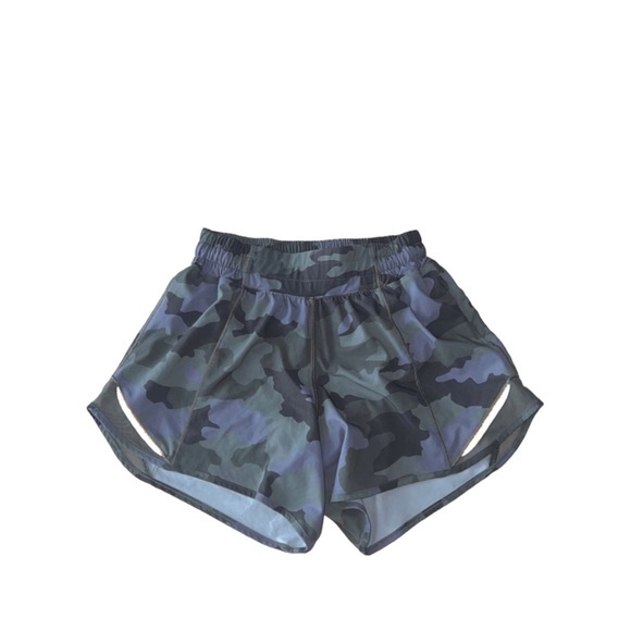 Lululemon Hotty Hot‎ Green Camo Athletic Shorts - Picture 1 of 8